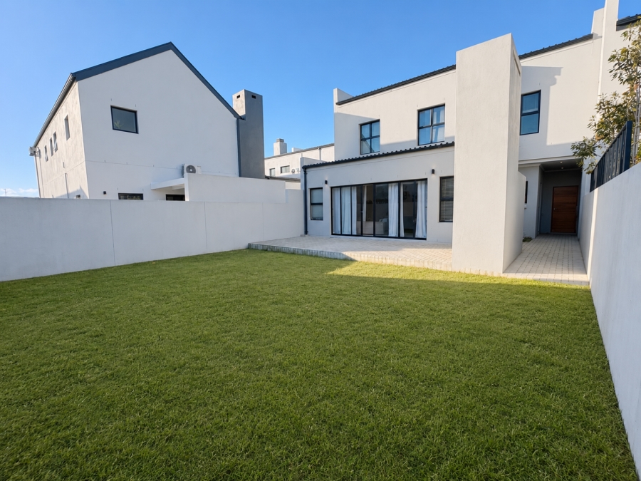 4 Bedroom Property for Sale in Sandown Western Cape